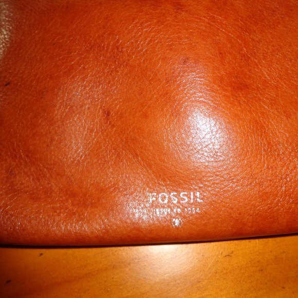 Fossil Leather Crossbody Bag Cognac Zip Closure Pockets Adj./Removable Strap - Picture 3 of 13